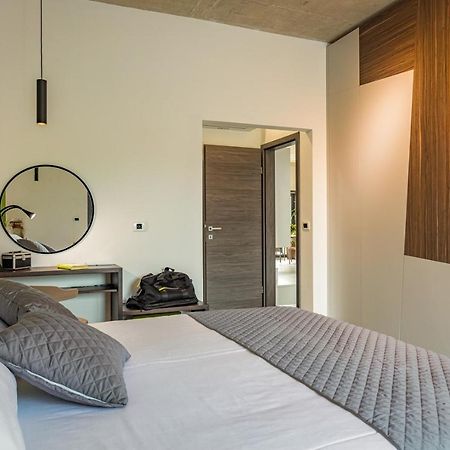 Apartments Bijou With Big Private Garden Near Umag Vilanija Экстерьер фото