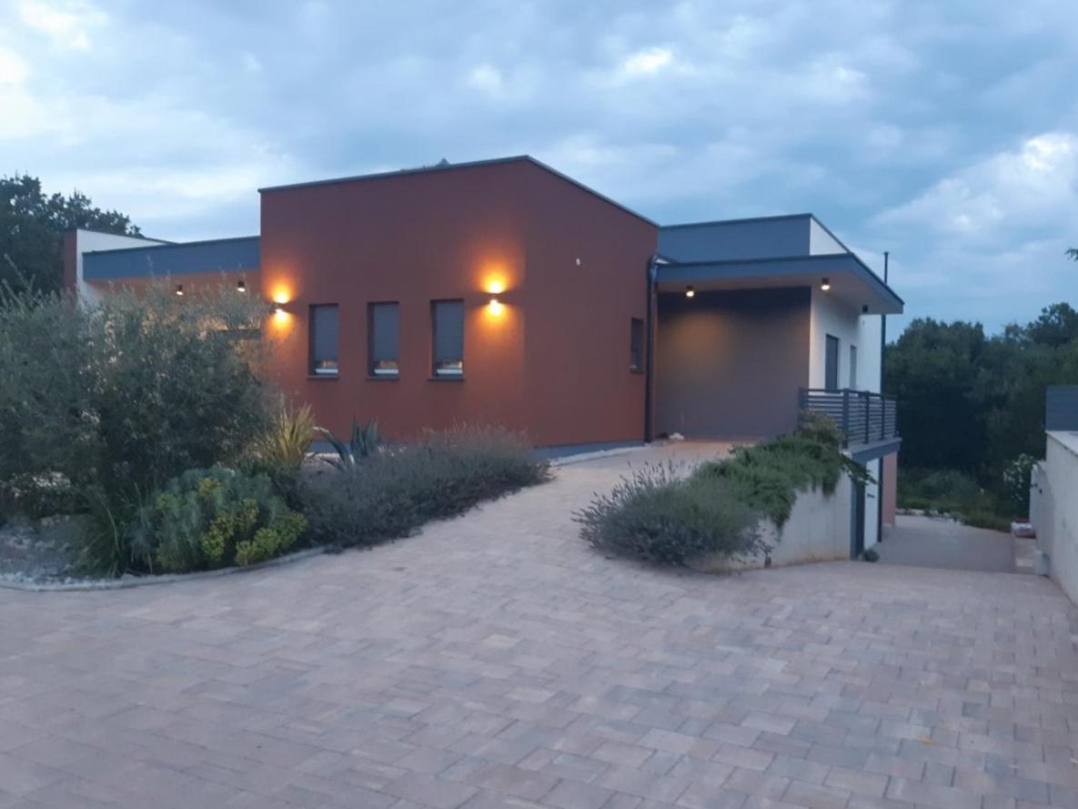 Apartments Bijou With Big Private Garden Near Umag Vilanija Экстерьер фото