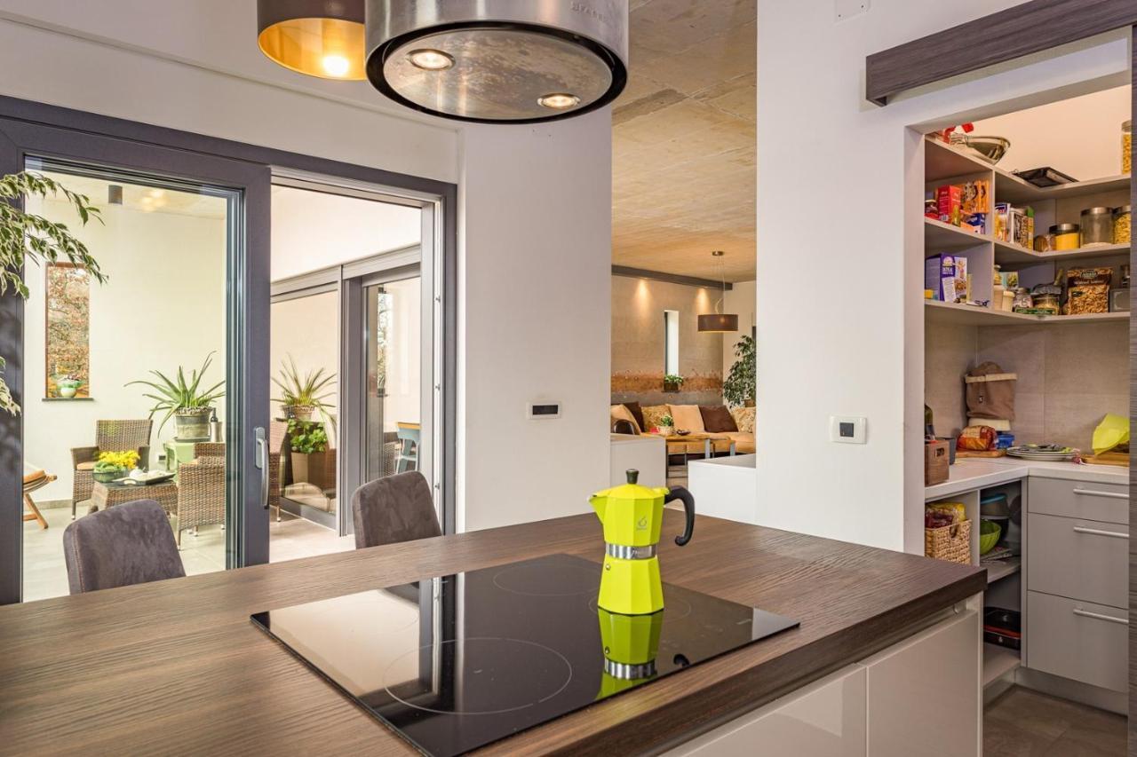 Apartments Bijou With Big Private Garden Near Umag Vilanija Экстерьер фото