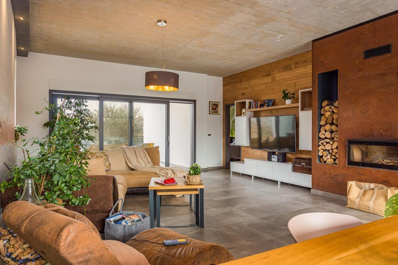 Apartments Bijou With Big Private Garden Near Umag Vilanija Экстерьер фото