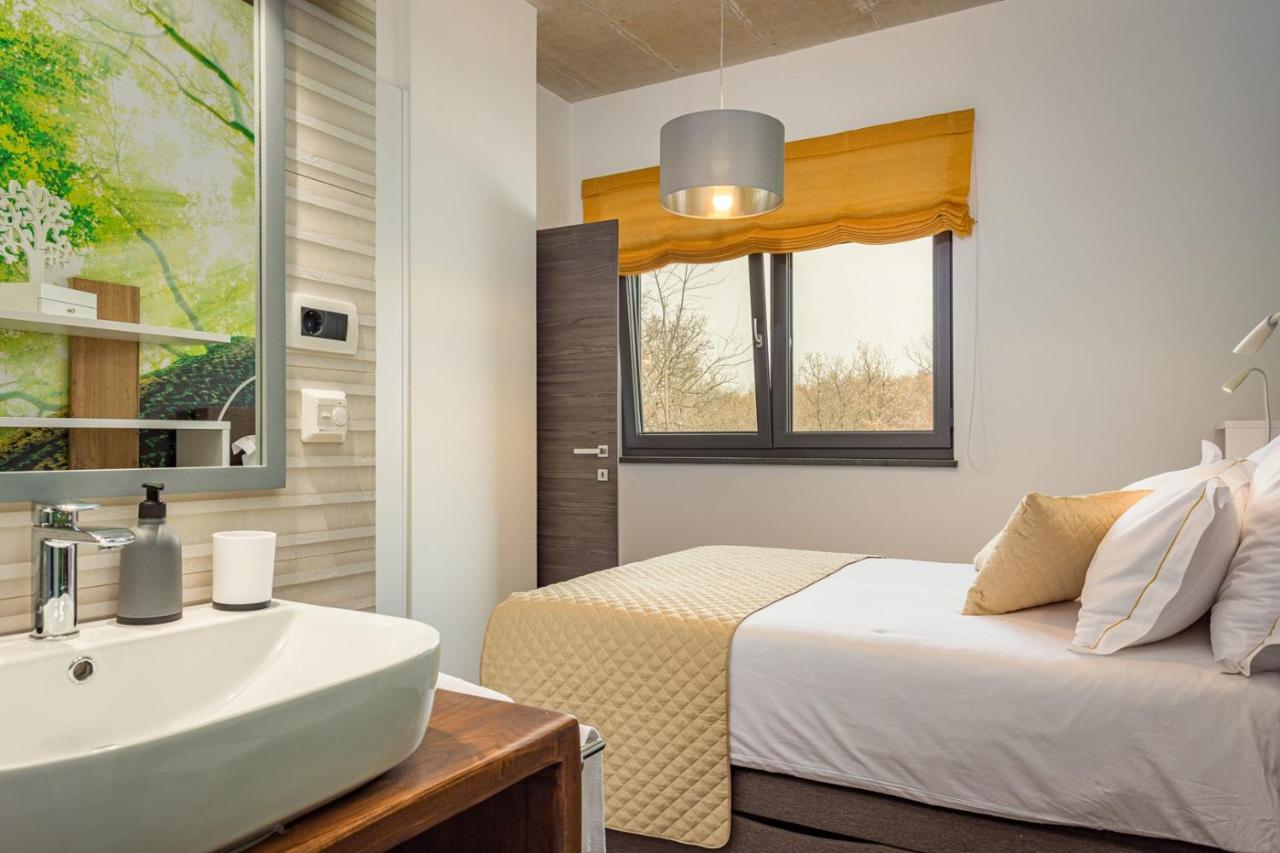 Apartments Bijou With Big Private Garden Near Umag Vilanija Экстерьер фото