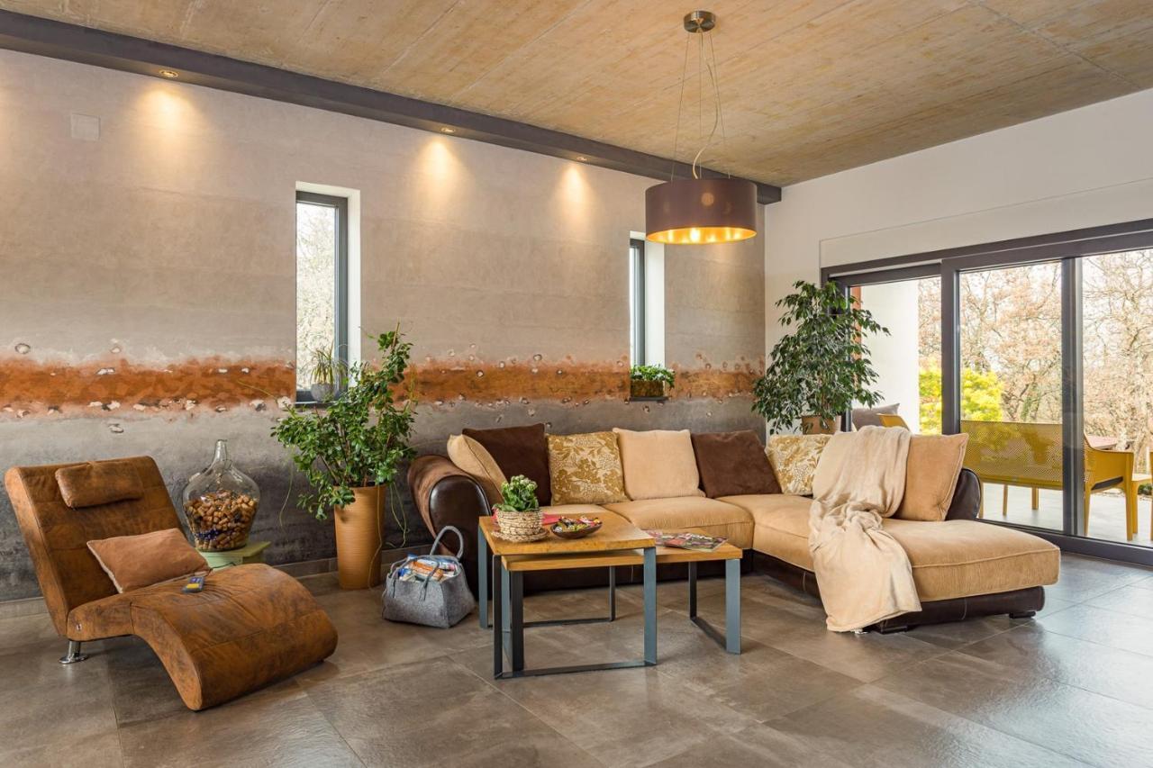 Apartments Bijou With Big Private Garden Near Umag Vilanija Экстерьер фото