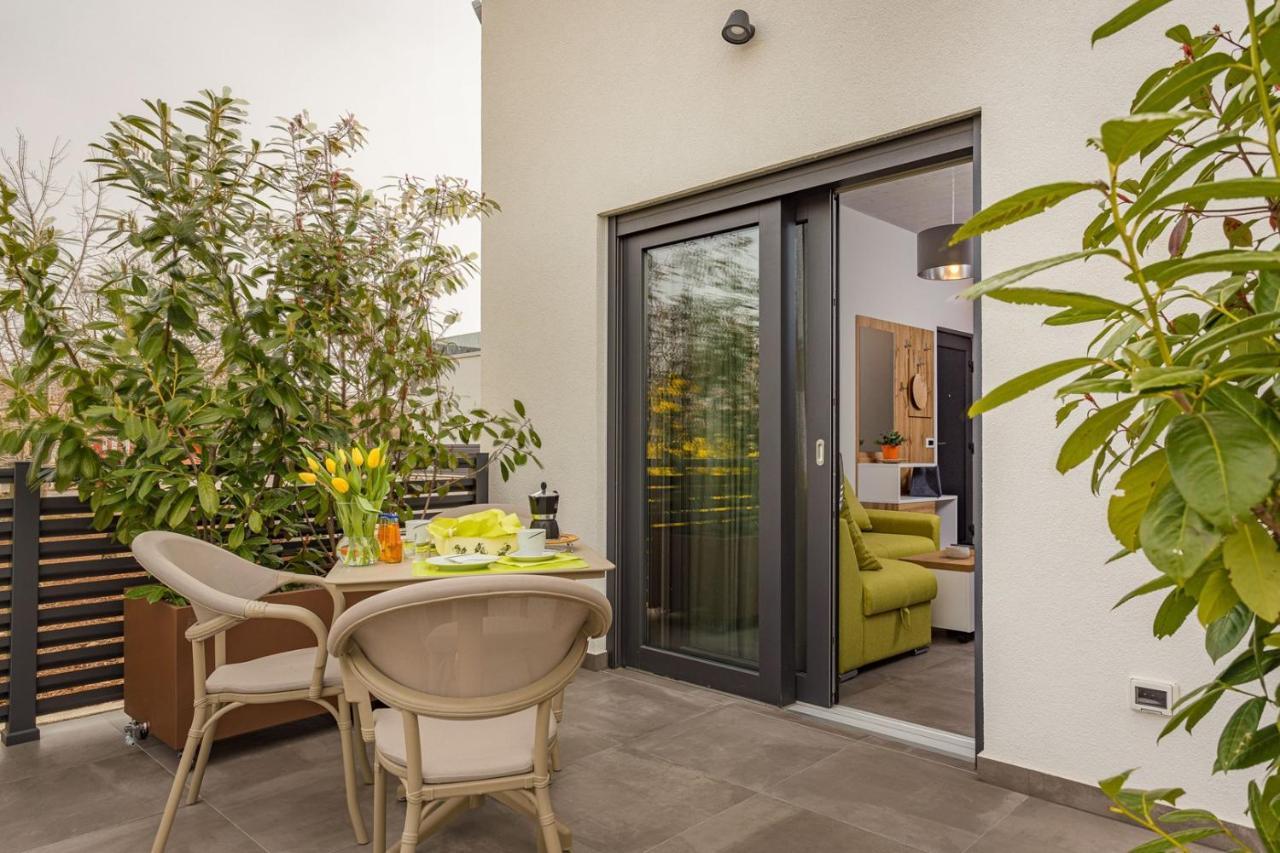Apartments Bijou With Big Private Garden Near Umag Vilanija Экстерьер фото